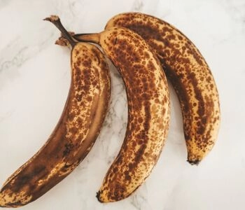 Überreife bananen: die geheime zutat für köstliche desserts