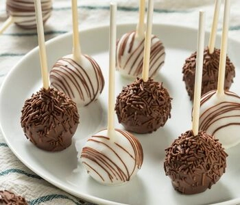 cake pops - ein einfacher und leckerer kuchen am stiel