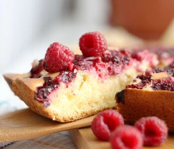 die besten joghurtkuchen: joghurtkuchen mit himbeeren