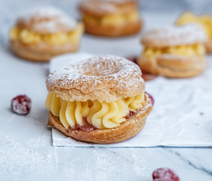 paris brest mit bam-vanillecreme und himbeeren