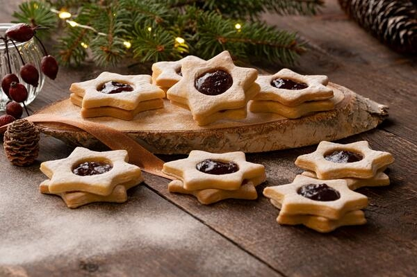 linzer kekse mit gesalzenem karamell