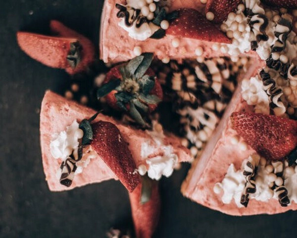 einfacher cheesecake mit erdbeeren