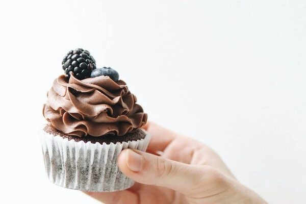 schokoladenfüllung für kuchen torten oder cupcakes