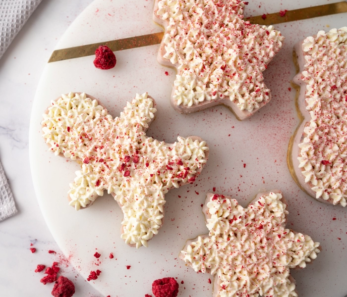 monoportionskuchen mit pistazien und himbeeren