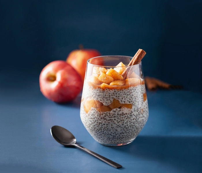 fit chia-pudding mit apfelkuchen-geschmack