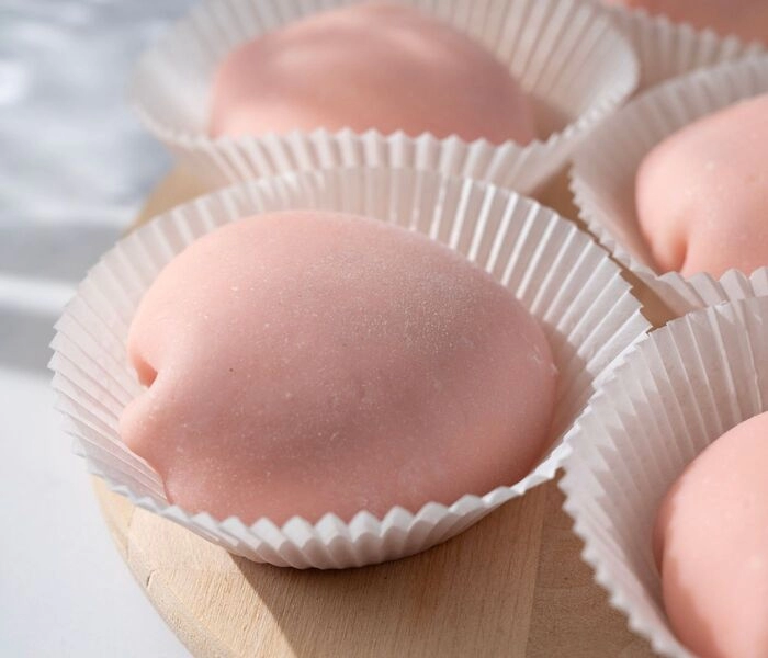 eis-mochi mit bam-erdbeermarmelade
