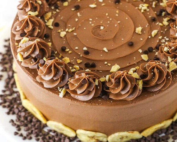 dreifache schokoladentorte mit banane