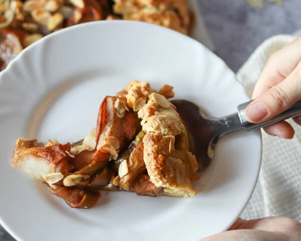 galleta mit gesalzenem karamell und apfeln